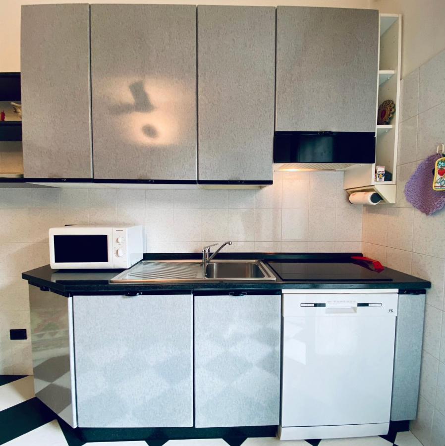 Appartement Hostdomus - Bilocale Sul Borgo à Finale Ligure Extérieur photo